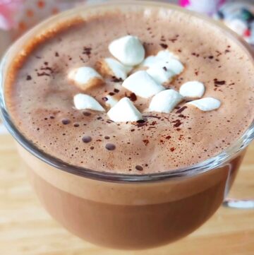 Sugar Free Hot Cocoa in a mug, with mini marshmallows on top