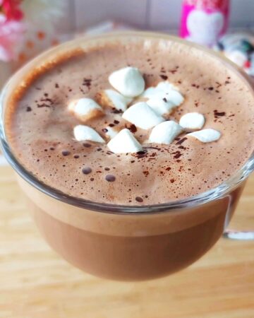 Sugar Free Hot Cocoa in a mug, with mini marshmallows on top